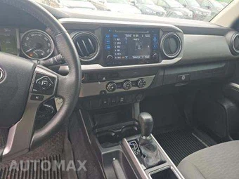 2017 Toyota Tacoma SR5 Crew Cab Medium Bed - miniatura 10