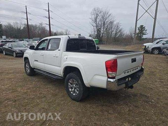 2017 Toyota Tacoma SR5 Crew Cab Medium Bed - miniatura 2