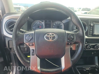 2017 Toyota Tacoma SR5 Crew Cab Medium Bed - miniatura 10