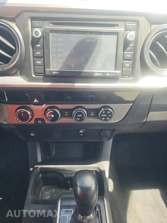 2017 Toyota Tacoma SR5 Crew Cab Medium Bed - miniatura 11
