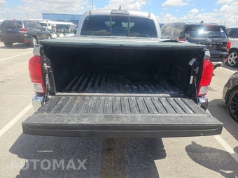 2017 Toyota Tacoma SR5 Crew Cab Medium Bed - miniatura 17