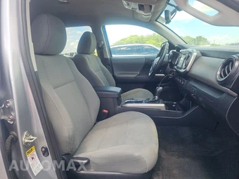 2017 Toyota Tacoma SR5 Crew Cab Medium Bed - miniatura 8