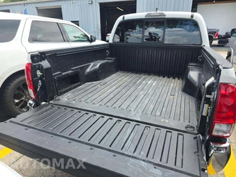 2017 Toyota Tacoma SR5 Crew Cab Medium Bed - miniatura 14