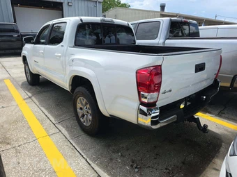 2017 Toyota Tacoma SR5 Crew Cab Medium Bed - miniatura 2