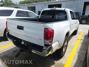 2017 Toyota Tacoma SR5 Crew Cab Medium Bed - miniatura 3