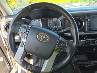 2017 Toyota Tacoma SR5 Crew Cab Medium Bed - miniatura 10