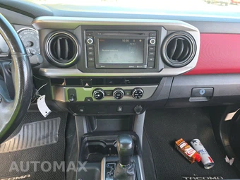 2017 Toyota Tacoma SR5 Crew Cab Medium Bed - miniatura 11