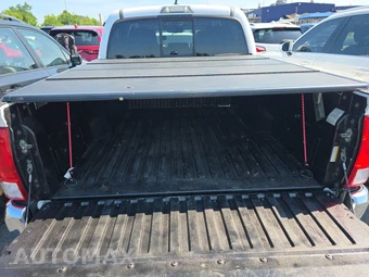 2017 Toyota Tacoma SR5 Crew Cab Medium Bed - miniatura 16