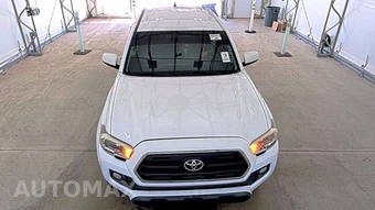 2017 Toyota Tacoma SR5 Crew Cab Medium Bed - miniatura 2