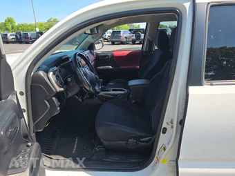 2017 Toyota Tacoma SR5 Crew Cab Medium Bed - miniatura 7
