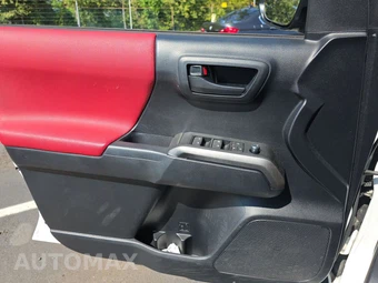 2017 Toyota Tacoma SR5 Crew Cab Medium Bed - miniatura 9