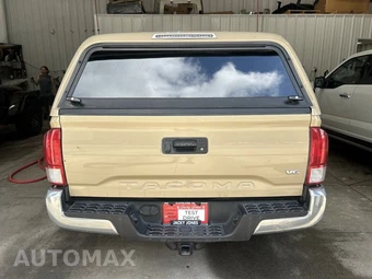 2017 Toyota Tacoma SR5 Crew Cab Medium Bed - miniatura 4