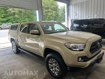 2017 Toyota Tacoma SR5 Crew Cab Medium Bed - miniatura 6