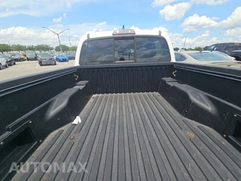 2017 Toyota Tacoma SR5 Crew Cab Medium Bed - miniatura 16