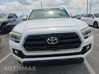 2017 Toyota Tacoma SR5 Crew Cab Medium Bed - miniatura 2