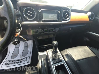 2017 Toyota Tacoma SR5 Crew Cab Medium Bed - miniatura 11