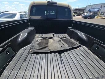 2017 Toyota Tacoma SR5 Crew Cab Medium Bed - miniatura 16