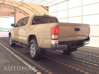 2017 Toyota Tacoma SR5 Crew Cab Medium Bed - miniatura 6