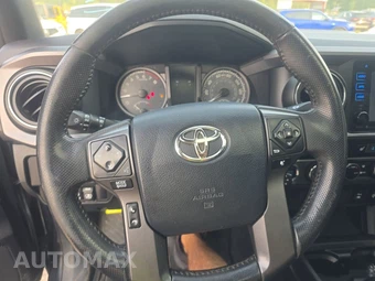 2017 Toyota Tacoma SR5 Crew Cab Medium Bed - miniatura 10