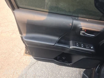 2017 Toyota Tacoma SR5 Crew Cab Medium Bed - miniatura 9