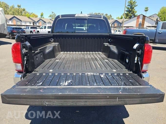 2017 Toyota Tacoma TRD Off-Road Crew Cab Medium Bed - miniatura 11