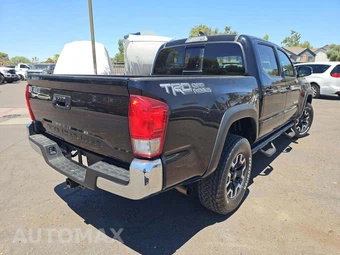 2017 Toyota Tacoma TRD Off-Road Crew Cab Medium Bed - miniatura 30