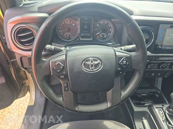 2017 Toyota Tacoma TRD Off-Road Crew Cab Medium Bed - miniatura 10