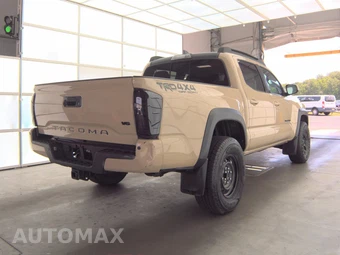 2017 Toyota Tacoma TRD Off-Road Crew Cab Medium Bed - miniatura 4