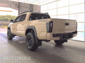 2017 Toyota Tacoma TRD Off-Road Crew Cab Medium Bed - miniatura 6