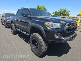 2017 Toyota Tacoma TRD Off-Road Crew Cab Medium Bed - miniatura 3