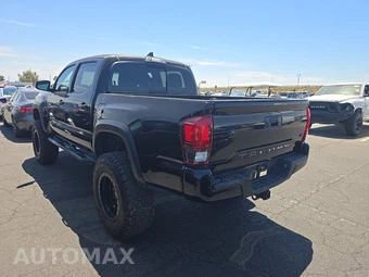 2017 Toyota Tacoma TRD Off-Road Crew Cab Medium Bed - miniatura 6