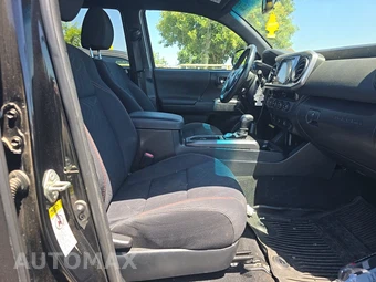 2017 Toyota Tacoma TRD Off-Road Crew Cab Medium Bed - miniatura 8