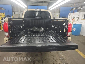 2017 Toyota Tacoma TRD Off-Road Crew Cab Medium Bed - miniatura 16