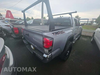 2017 Toyota Tacoma TRD Off-Road Crew Cab Medium Bed - miniatura 3
