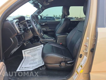 2017 Toyota Tacoma TRD Off-Road Crew Cab Medium Bed - miniatura 7