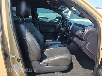 2017 Toyota Tacoma TRD Off-Road Crew Cab Medium Bed - miniatura 8