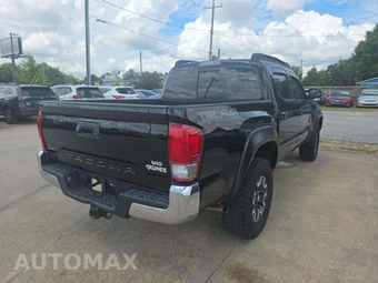 2017 Toyota Tacoma TRD Off-Road Crew Cab Medium Bed - miniatura 3