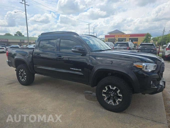 2017 Toyota Tacoma TRD Off-Road Crew Cab Medium Bed - miniatura 4