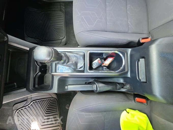 2017 Toyota Tacoma TRD Off-Road Crew Cab Medium Bed - miniatura 8