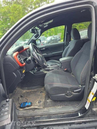 2017 Toyota Tacoma TRD Off-Road Crew Cab Medium Bed - miniatura 3