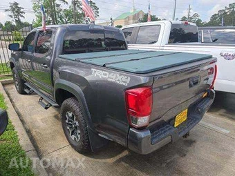 2017 Toyota Tacoma TRD Off-Road Crew Cab Medium Bed - miniatura 2