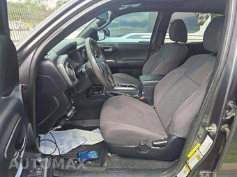 2017 Toyota Tacoma TRD Off-Road Crew Cab Medium Bed - miniatura 6
