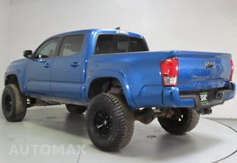 2017 Toyota Tacoma TRD Off-Road Crew Cab Medium Bed - miniatura 4