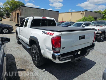 2017 Toyota Tacoma TRD Off-Road Extended Cab Long Bed w/Rear Doors - miniatura 2