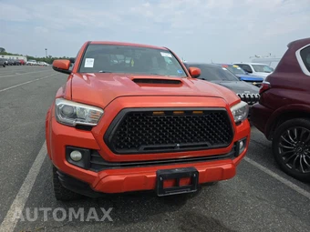 2017 Toyota Tacoma TRD Sport Crew Cab Medium Bed - miniatura 2