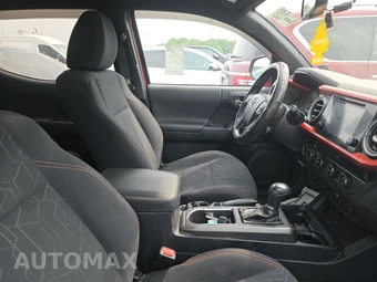 2017 Toyota Tacoma TRD Sport Crew Cab Medium Bed - miniatura 8