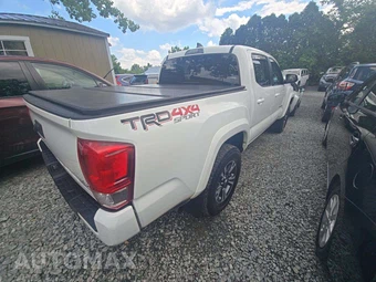 2017 Toyota Tacoma TRD Sport Crew Cab Medium Bed - miniatura 3