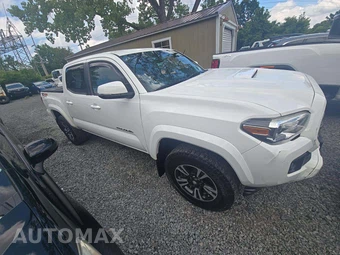 2017 Toyota Tacoma TRD Sport Crew Cab Medium Bed - miniatura 4