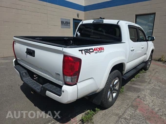 2017 Toyota Tacoma TRD Sport Crew Cab Medium Bed - miniatura 4