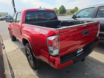 2017 Toyota Tacoma TRD Sport Crew Cab Medium Bed - miniatura 2